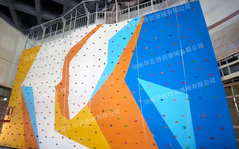 濟(jì)南市未成年人素質(zhì)教育基地攀巖墻順利完工!