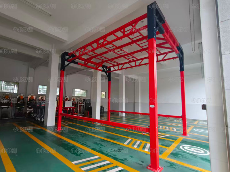 車(chē)庫(kù)繩索訓(xùn)練架